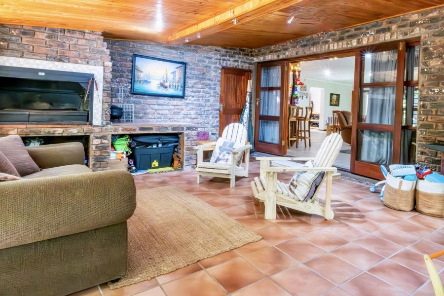 5 Bedroom Property for Sale in Fernridge Western Cape